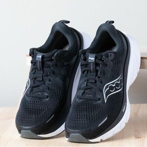 Saucony Men’s Running Shoes – Size 8.5 Wide